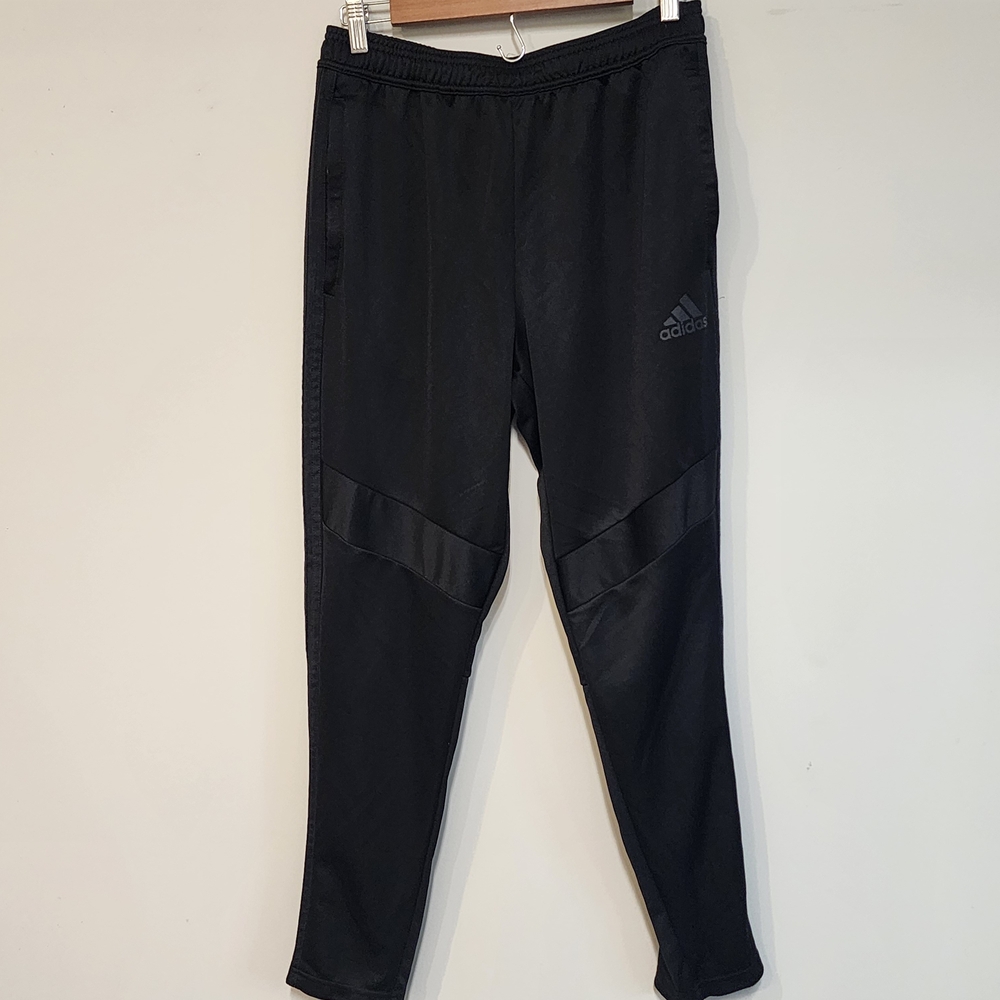 Mens Adidas Black Athletic Track Pants Size Large Zipped Ankle And Pockets.